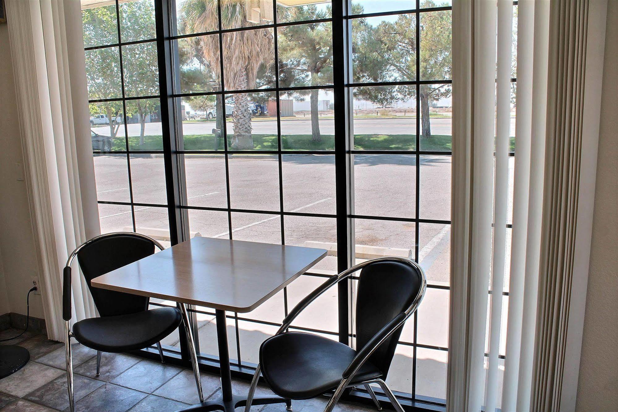 Vagabond North I-5 Hotel 2*