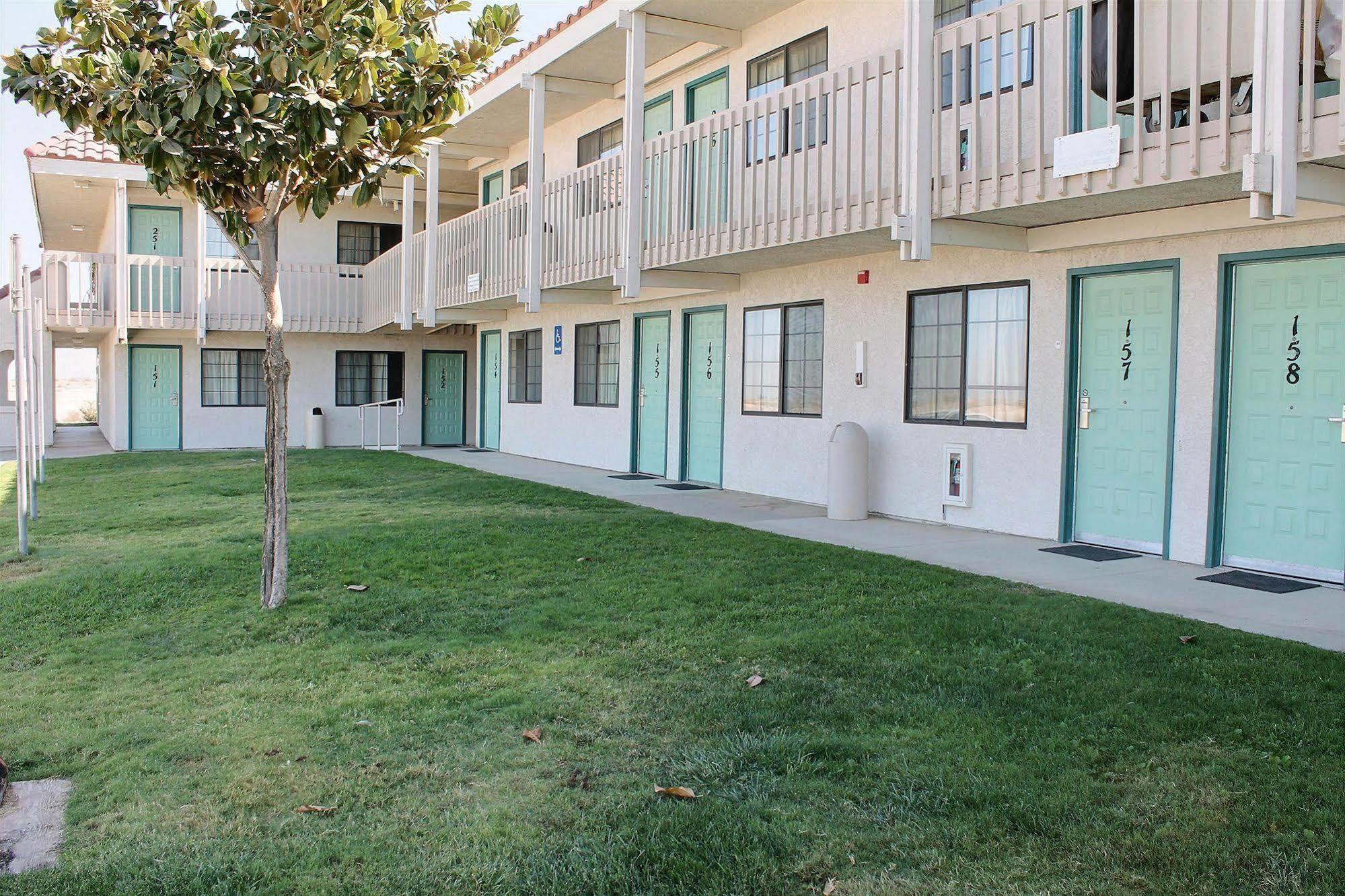 Vagabond North I-5 Hotel 2*